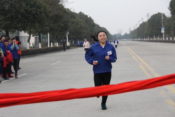 隨風(fēng)奔跑自由是方向 追逐雷和閃電的力量