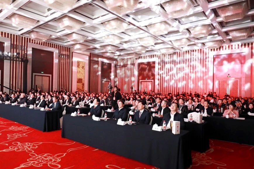 扎根实业，点亮未来！通鼎集团董事长沈小平应邀出席2025（第十八届）苏商领袖年会